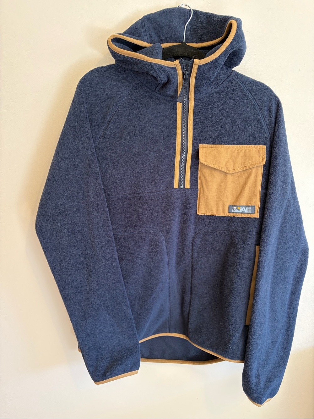 AMERICAN EAGLE- size small 24/7 Colorblock Quarter-Zip Hoodie